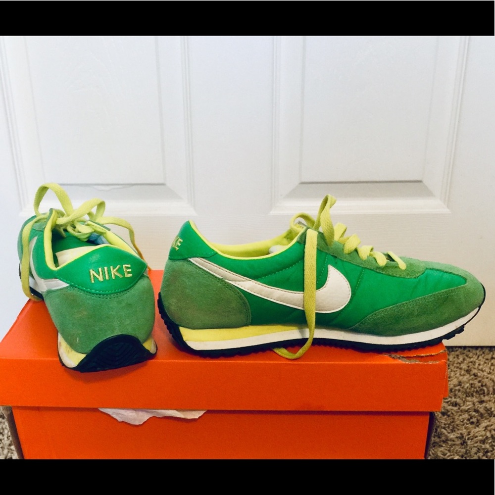 Classic Women Nike